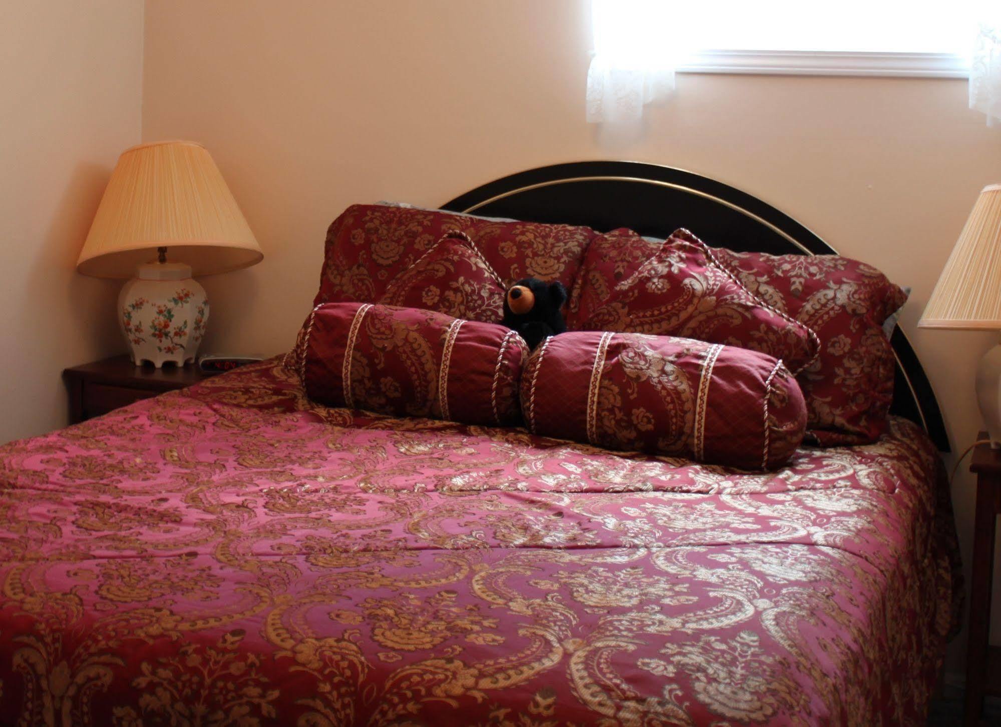 Casey'S Bed & Breakfast Уайтхорс Экстерьер фото