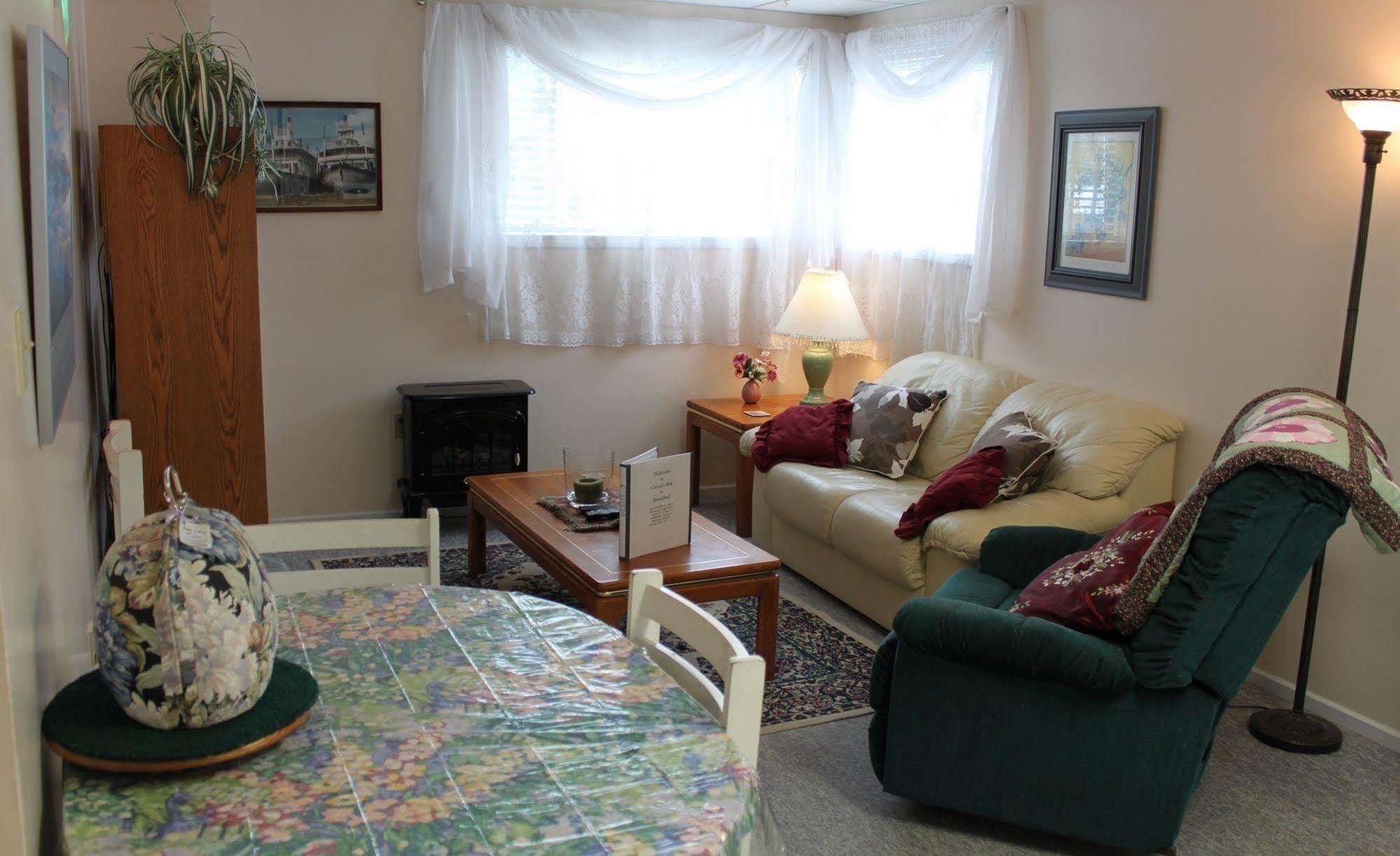 Casey'S Bed & Breakfast Уайтхорс Экстерьер фото