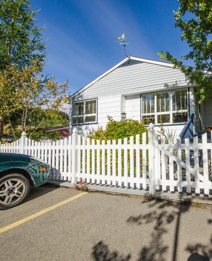 Casey'S Bed & Breakfast Уайтхорс Экстерьер фото